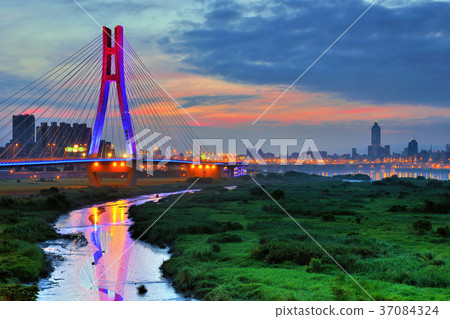 中華台北,台灣,新北市,新北大橋,晨曦,黃昏,天,雲彩,水,公園,橋 中華台北,台灣,新北市,新北大橋,晨曦,黃昏,天,雲彩,水,公園,橋 37084324