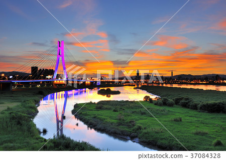 Chinese Taipei, Taiwan, New Taipei City, New North Bridge, Dawn, Dusk, Day, Clouds, Water, Park, Bridge 37084328