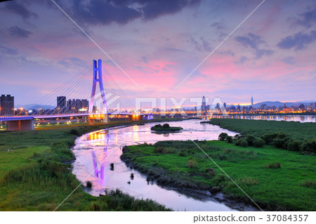 中華台北,台灣,新北市,新北大橋,晨曦,黃昏,天,雲彩,水,公園,橋 中華台北,台灣,新北市,新北大橋,晨曦,黃昏,天,雲彩,水,公園,橋 37084357