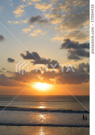 Balinese Sunset 37084438