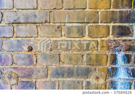一個老大廈的磚牆 37084826