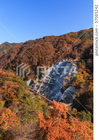 Landscape of the planned site of Yabiiwa dam seen from the observatory in the fall of 2016 Landscape of the planned site of Yabiiwa dam seen from the observatory in the fall of 2016 37085242