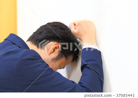 沮喪的商人 沮喪的商人 37085441