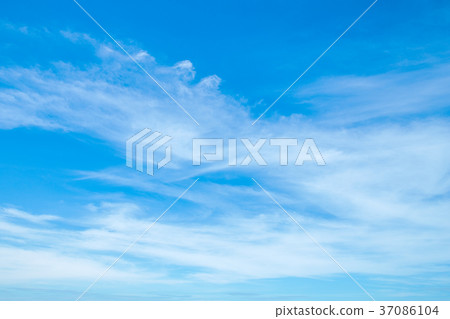 Beautiful sky and clouds on a clear day. Beautiful sky and clouds on a clear day. 37086104