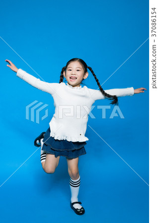 Lovely girl Lovely girl 37086154