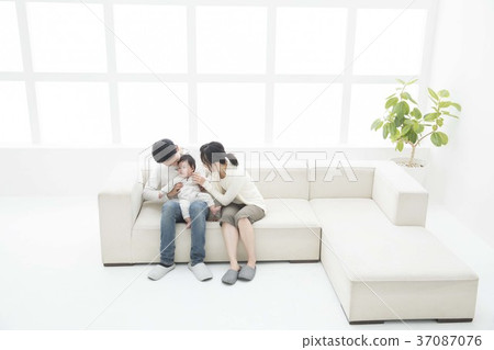 family family 37087076