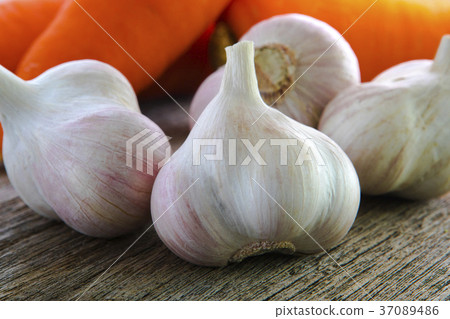 Garlic, garlic, carrot, alfalfa, alfalfa, garlic, carrot, Garlic, garlic, carrot, alfalfa, alfalfa, garlic, carrot, 37089486