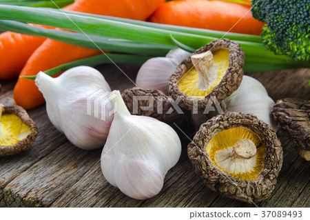 蒜頭,胡蘿蔔,蔥,香菇,ニンニク、ニンジン、タマネギ、キノコ、Garlic, carrot, 蒜頭,胡蘿蔔,蔥,香菇,ニンニク、ニンジン、タマネギ、キノコ、Garlic, carrot, 37089493