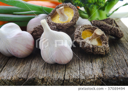 蒜頭,胡蘿蔔,蔥,香菇,ニンニク、ニンジン、タマネギ、キノコ、Garlic, carrot, 蒜頭,胡蘿蔔,蔥,香菇,ニンニク、ニンジン、タマネギ、キノコ、Garlic, carrot, 37089494