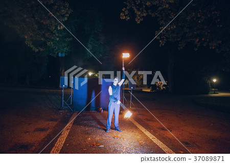 fireshow in awedding 37089871