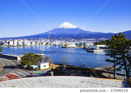 靜岡縣富士市的富士山和Takonoura港口 37096016