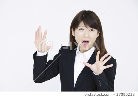 年輕的商界女強人 37096238