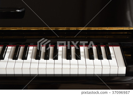 Piano Piano 37096987