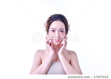 The concept of healthy beautiful woman. Beautiful women keep hea The concept of healthy beautiful woman. Beautiful women keep hea 37097918