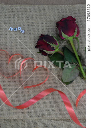 send a letter and red roses is A love confession send a letter and red roses is A love confession 37098810