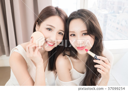 two beauty woman in room 37099254