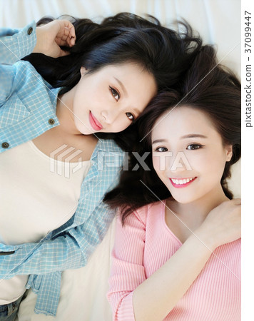 two beauty woman selfie 37099447