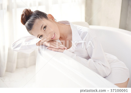 bathtub5 bathtub5 37100091