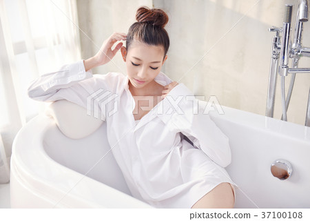 bathtub22 37100108