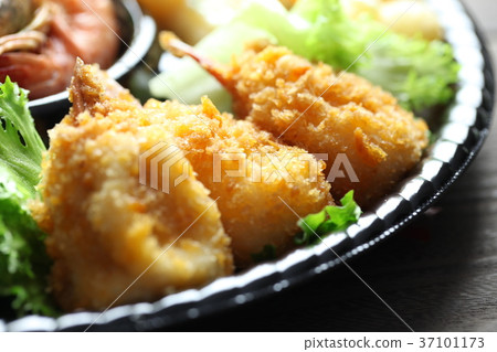 Side dish hors d'oeuvre 37101173