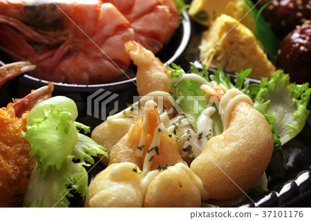 Side dish hors d'oeuvre 37101176