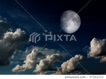 The moon in the night sky The moon in the night sky 37101215