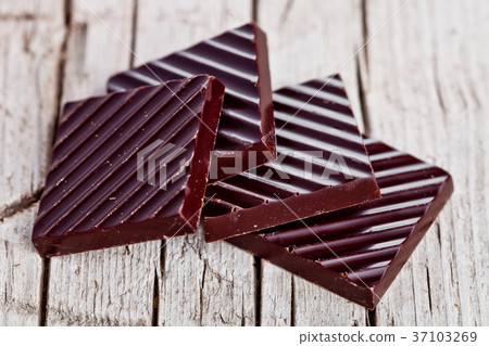 chocolate sweets 37103269
