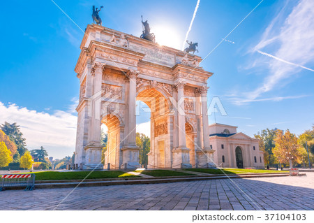 Arch of Peace in Milan, Lombardia, Italy 37104103