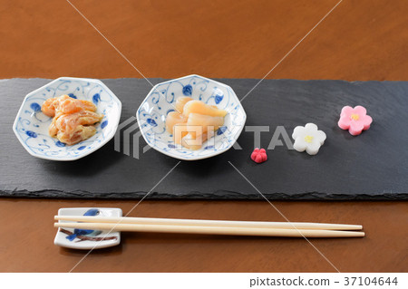 美味可口的珍珠貝扇貝 37104644