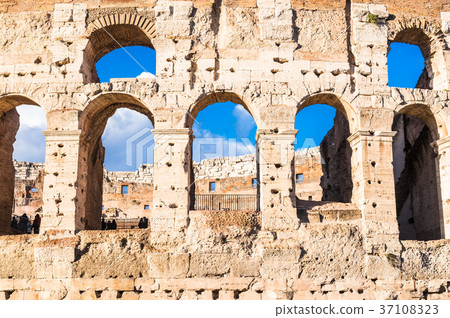 Rome Colosseum 37108323
