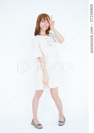 女性肖像 37109909