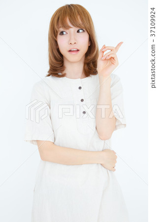 女性肖像 女性肖像 37109924