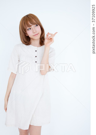 女性肖像 女性肖像 37109925