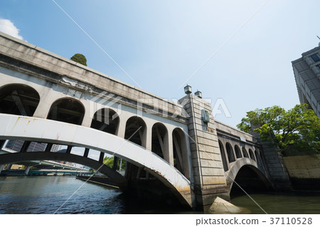 Crystal Bridge Crystal Bridge 37110528