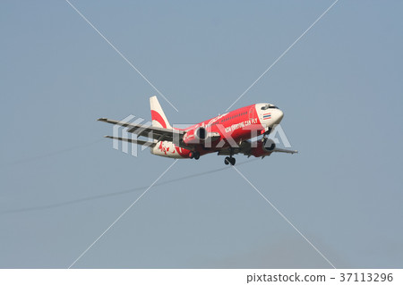 HS-AAJ  Boeing 737-300 of Thaiairasia 37113296