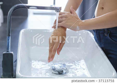 Hand washing Hand washing 37113758