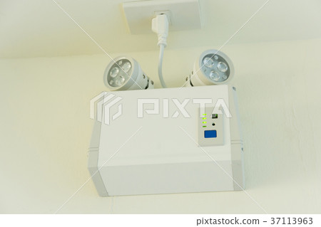 emergency lights with two lamps on the wall 37113963