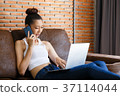 Working woman 37114044