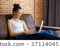 Working woman 37114045