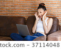 Working woman 37114048