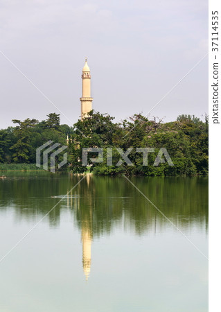 Minaret lookout tower behind castle pond, Lednice Minaret lookout tower behind castle pond, Lednice 37114535