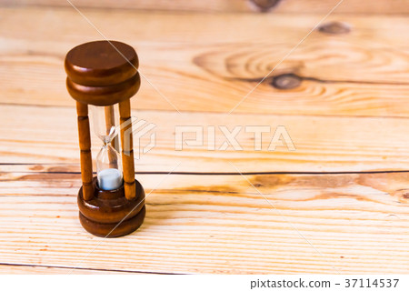 Hourglass Hourglass 37114537