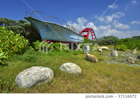 永安漁港,晴朗,雲,港口,路,裝置藝術,樹,交通,漁船,橋,桃園市,新屋區 永安漁港,晴朗,雲,港口,路,裝置藝術,樹,交通,漁船,橋,桃園市,新屋區 37116072
