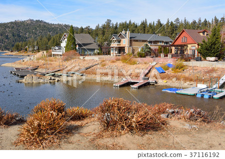 Houses of the shore of Big Bear Lake in California Houses of the shore of Big Bear Lake in California 37116192