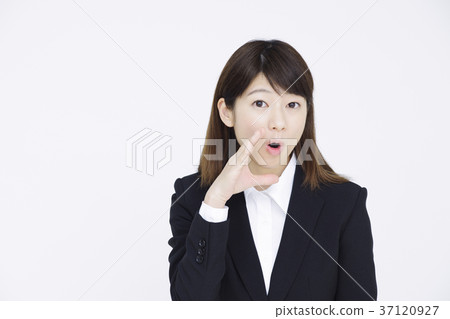 Young business woman 37120927