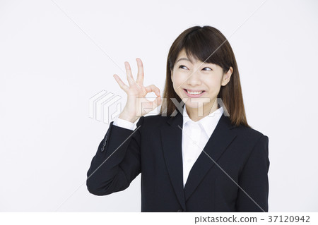 年輕的商界女強人 37120942