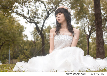 Beauty wedding dress Beauty wedding dress 37125107