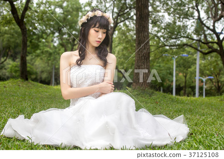 美女婚紗 美女婚紗 37125108