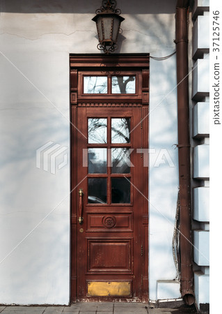 Old wooden door 37125746