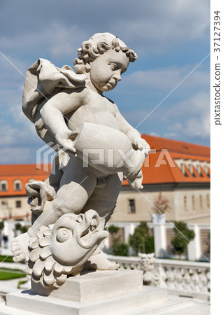 Courtyard garden of the Bratislava castle. 37127394